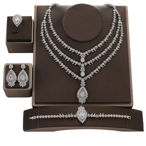 Retro Set lifestyle image, coordinated jewelry