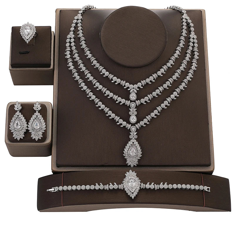 Retro Set lifestyle image, coordinated jewelry